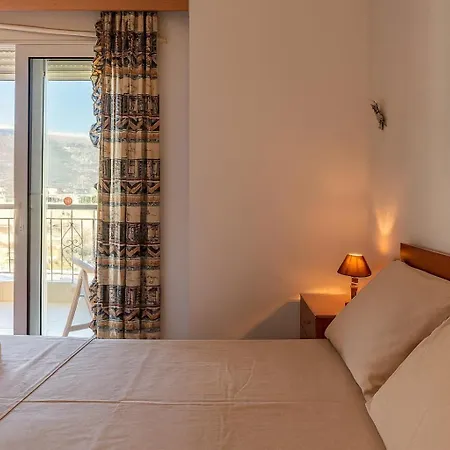 Comfy Flat, 10min To The Center Апартаменты Каламата