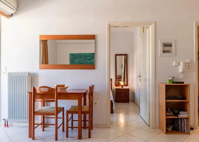 Comfy Flat, 10min To The Center Апартаменты Каламата