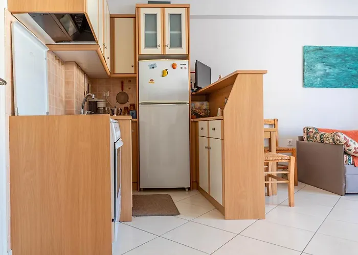 Comfy Flat, 10min To The Center Апартаменты Каламата