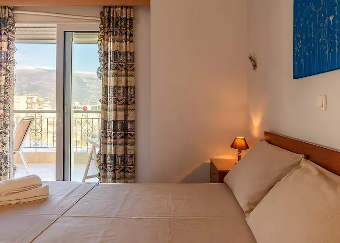Comfy Flat, 10min To The Center Апартаменты Каламата